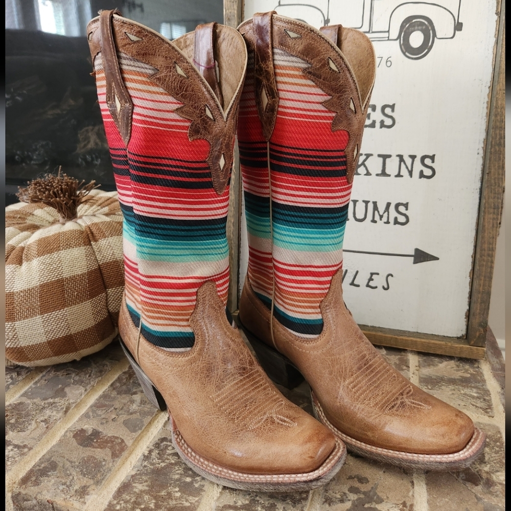 Cheyenne Ariat Boots 7